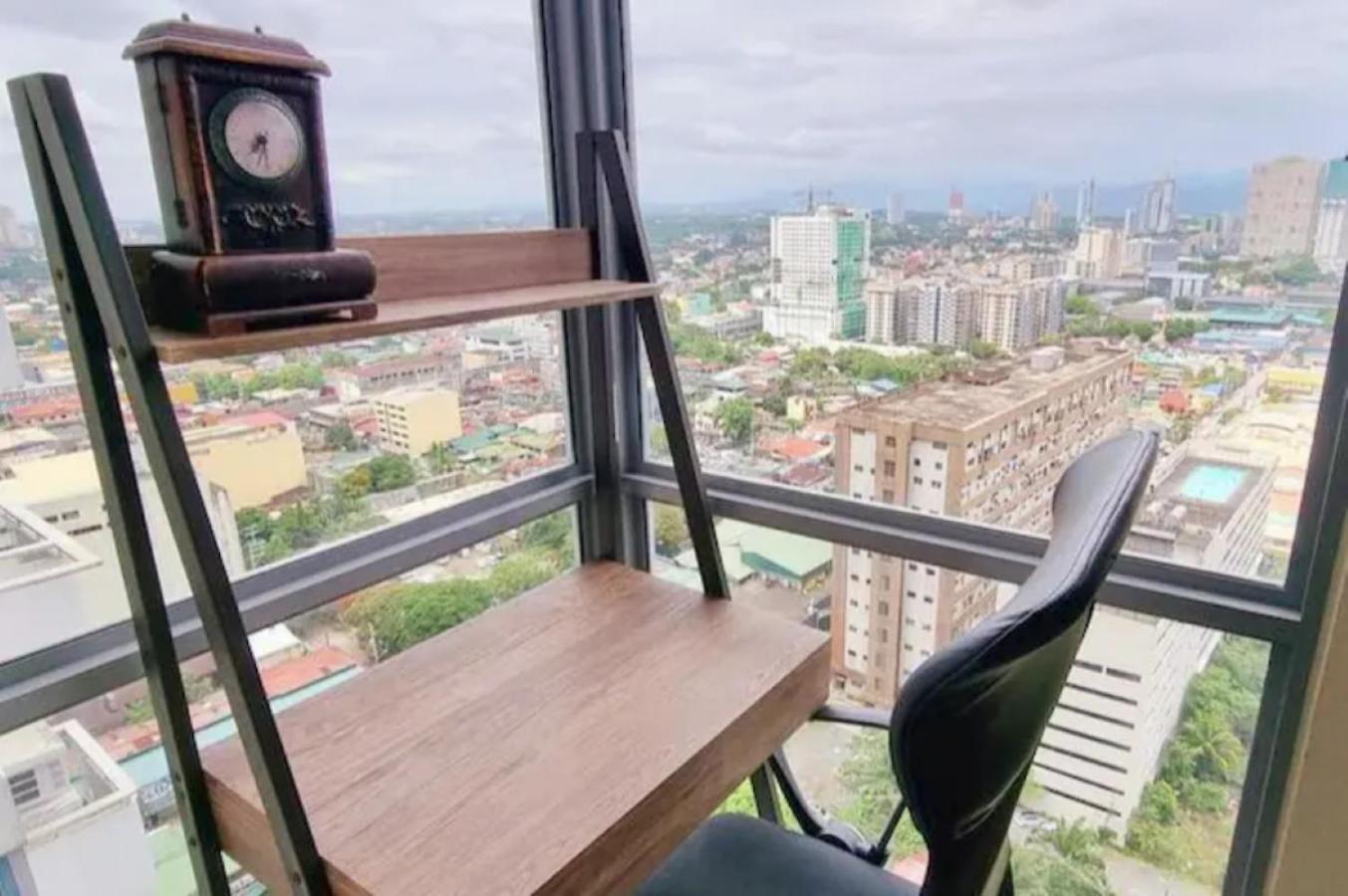 Great View With Balcony In Araneta Center *