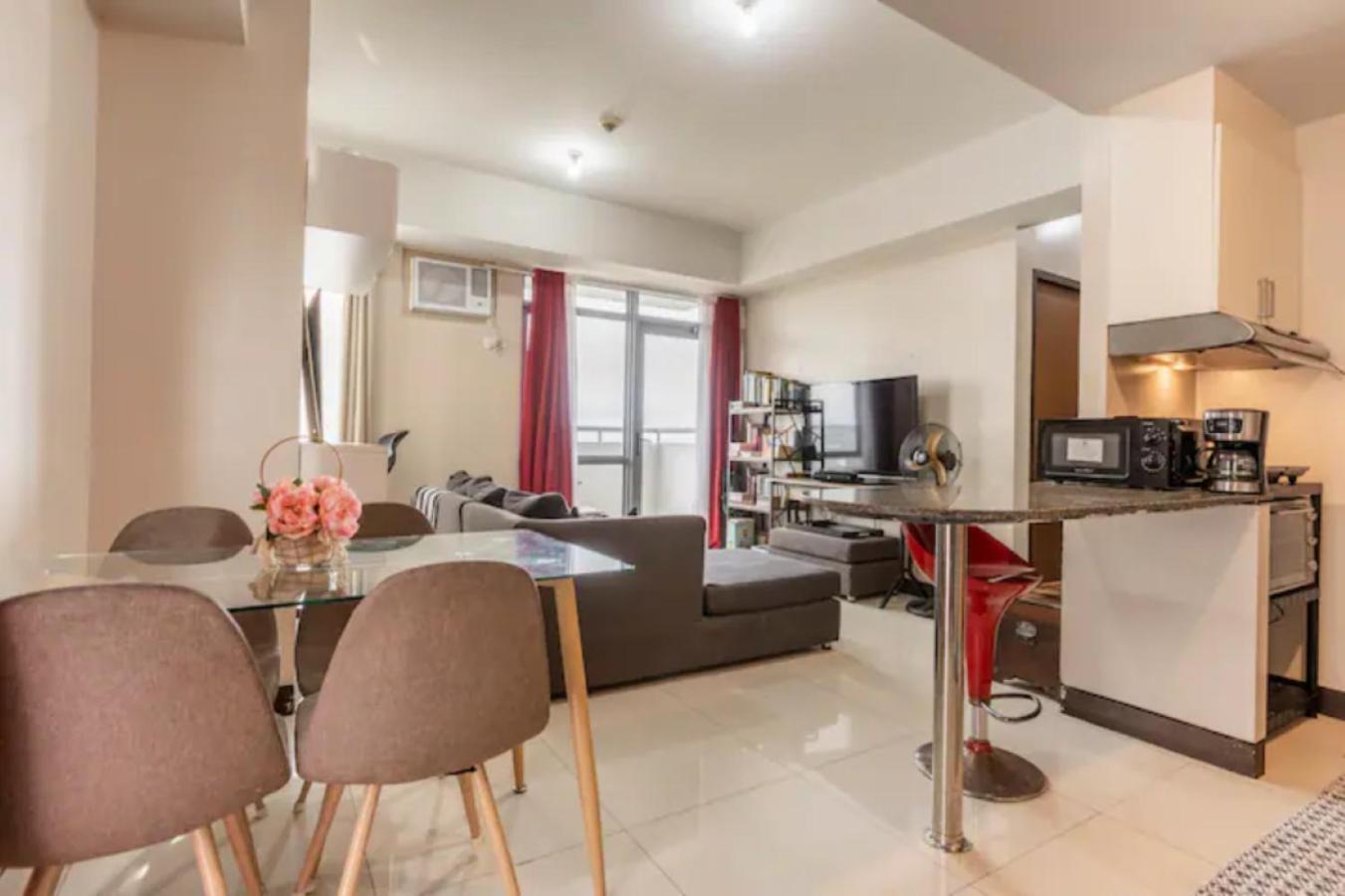 Apartment Great View With Balcony In Araneta Center