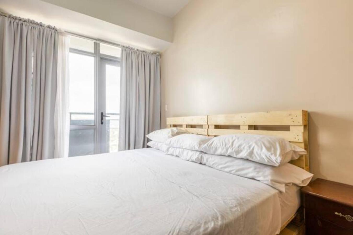 Apartment Great View With Balcony In Araneta Center *